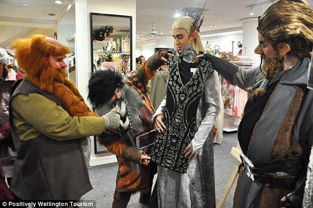 дркзья из австралии премьера Хоббита, потратили 65000 долларов на костюмы Хоббит