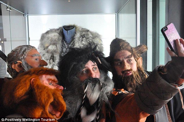 дркзья из австралии премьера Хоббита, потратили 65000 долларов на костюмы Хоббит