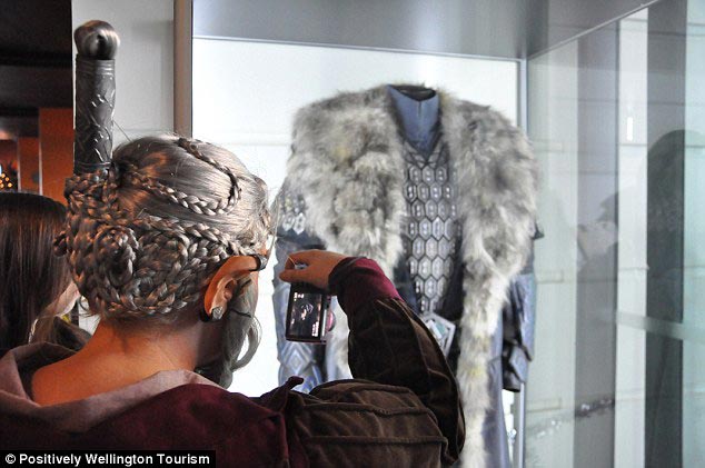 дркзья из австралии премьера Хоббита, потратили 65000 долларов на костюмы Хоббит