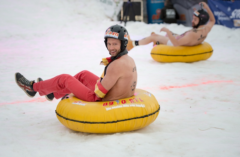 Nacktrodeln, чемпионат, по катанию на санках, голышом, голыми, топлес, 2014