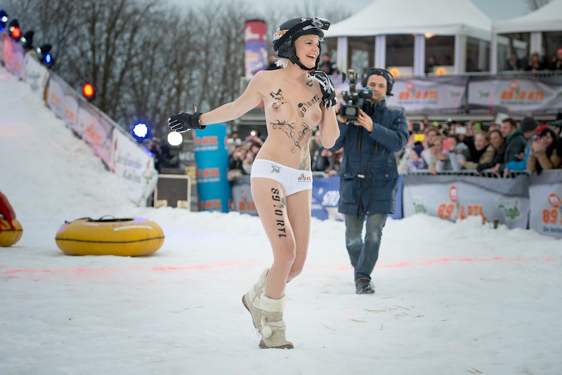 Nacktrodeln, чемпионат, по катанию на санках, голышом, голыми, топлес, 2014