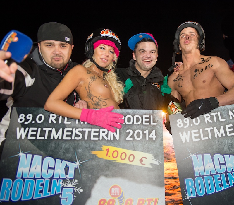 Nacktrodeln, чемпионат, по катанию на санках, голышом, голыми, топлес, 2014