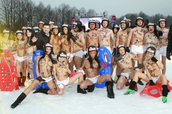 Nacktrodeln, чемпионат, по катанию на санках, голышом, голыми, топлес, 2014