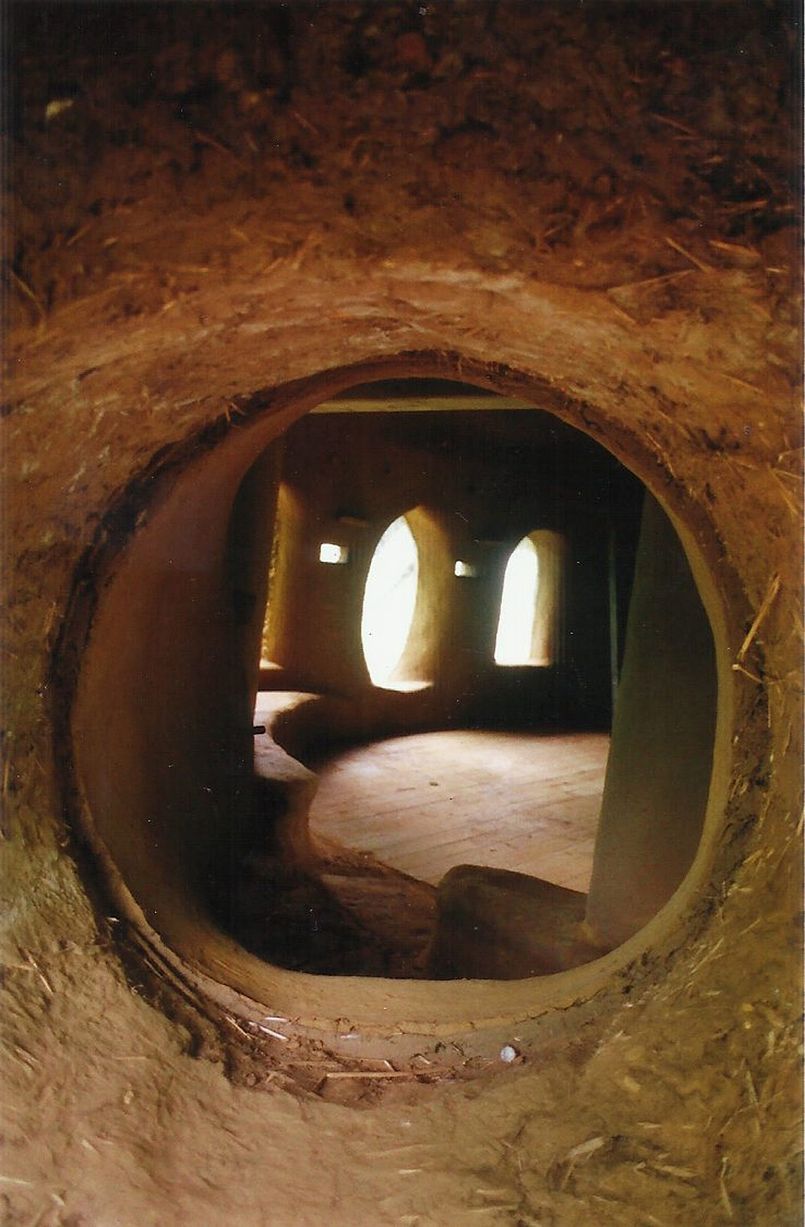 эко-дом из подручных средств, дом хоббита, дом за 252 доллара, £150 hobbit hole, Майкл Бак Michael Buck 