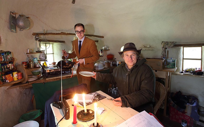 эко-дом из подручных средств, дом хоббита, дом за 252 доллара, £150 hobbit hole, Майкл Бак Michael Buck 