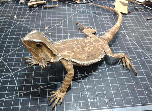 Невообразимые скульптуры из обычного картона от Кай-Сян Хонга скульптуры из картона, годзилла из картона, картон железный человек, Кай-Сян Хонг, Kai-Xiang Xhong