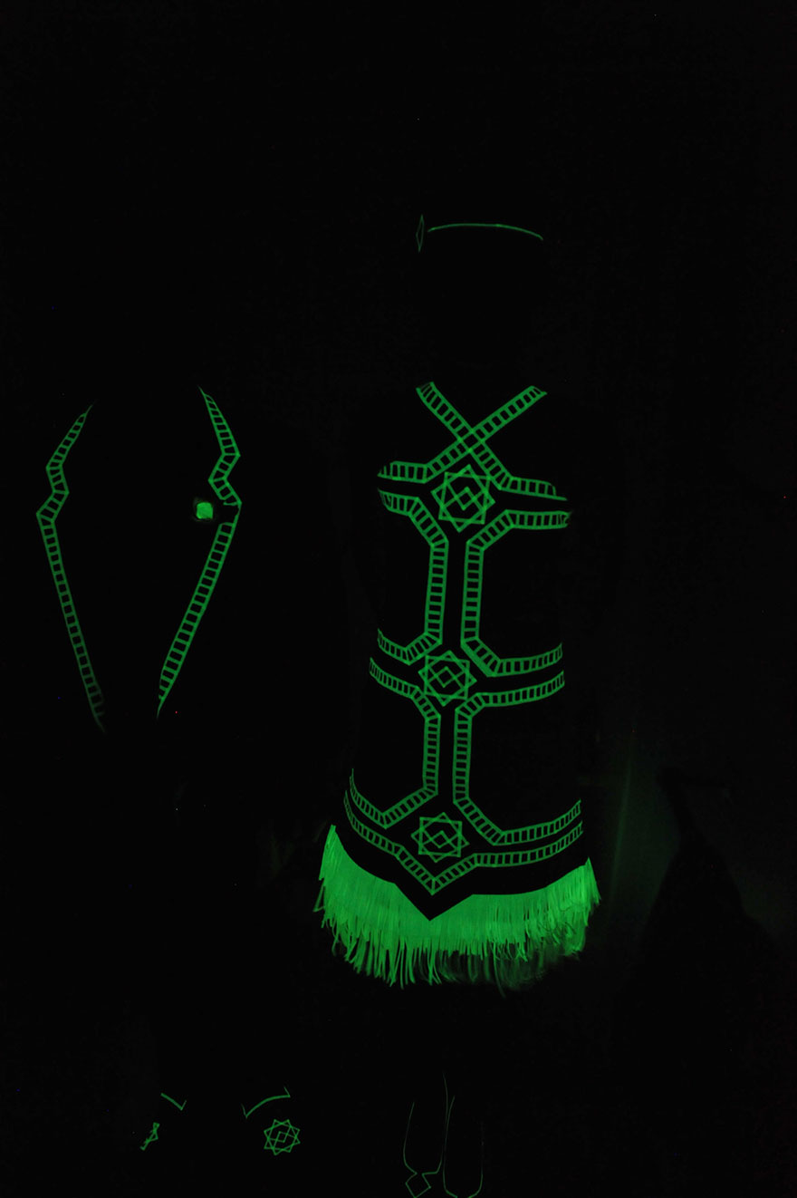 одежда из скотча, платье из скотча, костюм из скотча, для выпускного вечера из скотча