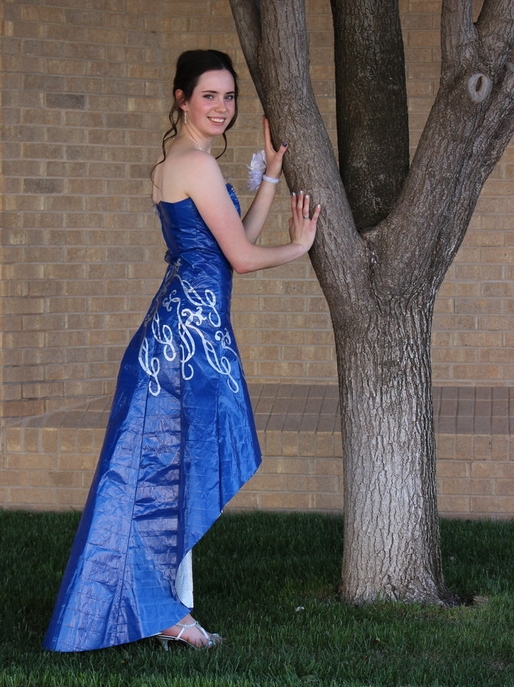 одежда из скотча, платье из скотча, костюм из скотча, для выпускного вечера из скотча