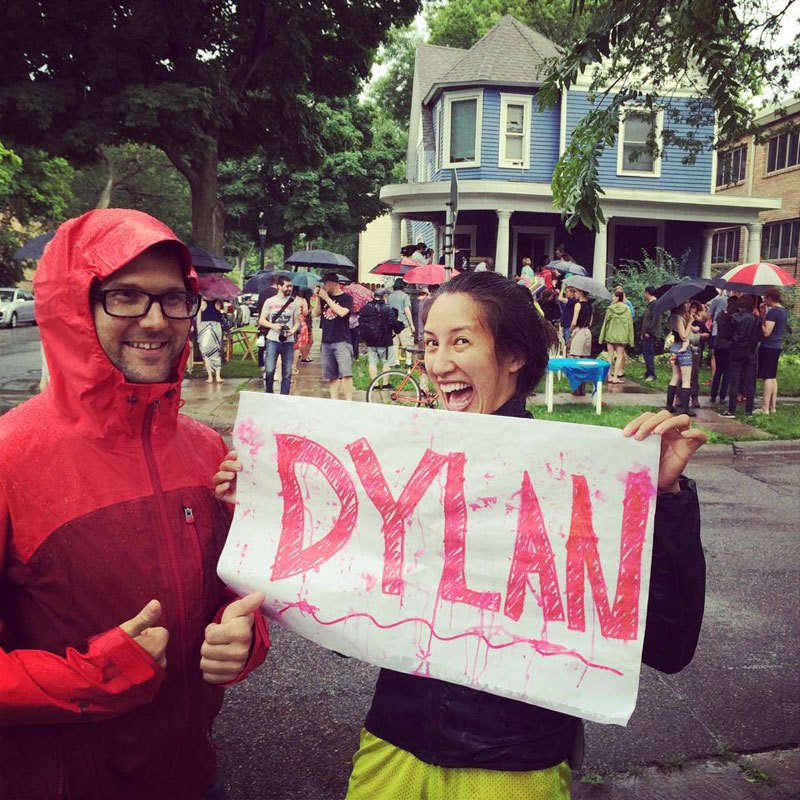 Бесплатный концерт во дворе дома, Дилан Споринг, Dylan Spoering, Томас Ребайн, Thomas Rehbein