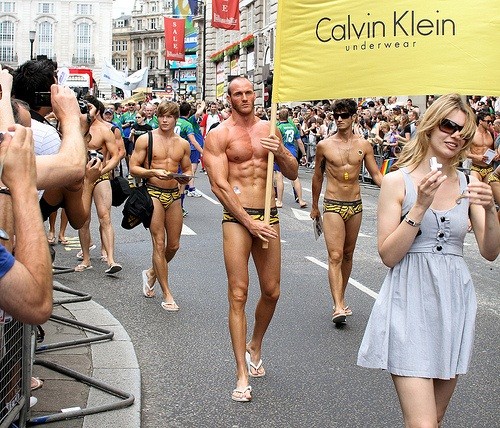 качки не качают ноги, спортсмены не тренируют ноги, пропускают тренировку ног