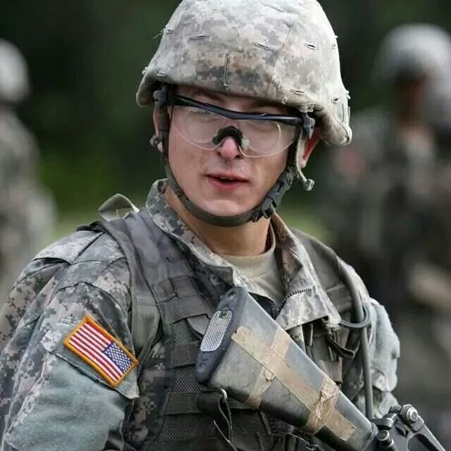 Как армия изменила жизнь толстого прыщавого ботана как изменила ботана, ботан в армии, история ботана армия