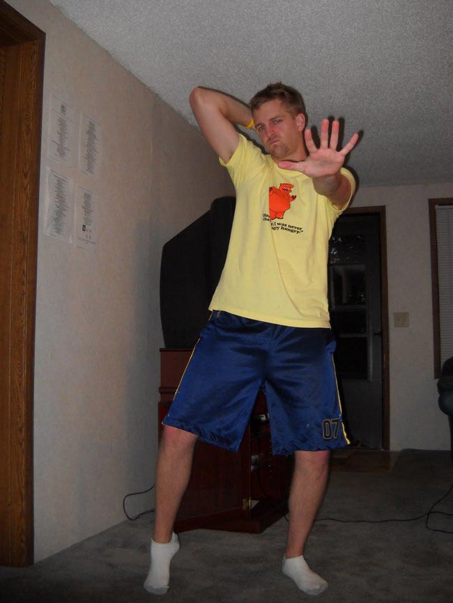 когда остаешься дома один, дома наедине с собой, остался один дома, делаешь вещи когда один дома