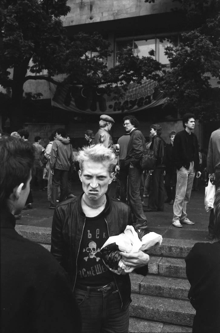 Рок в СССР: известные российские рокеры в фотографиях Игоря Мухина рок в СССР, Игорь мухин, рокеры, портреты, цой, БГ, Мамонов, Сашбаш
