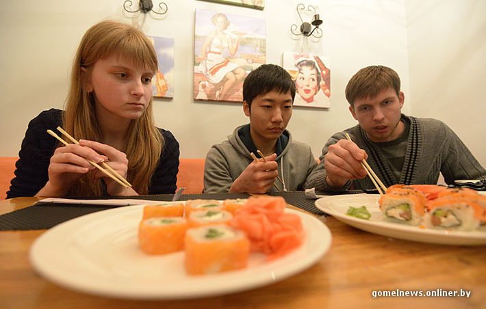 Japan tried. Конкурс Накорми японца.