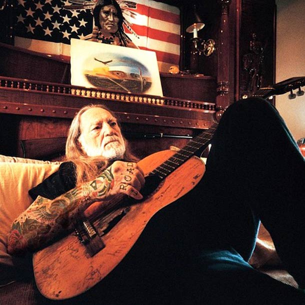 татуированные знаменитости, знаменитости с татуировками, фотошопные тату