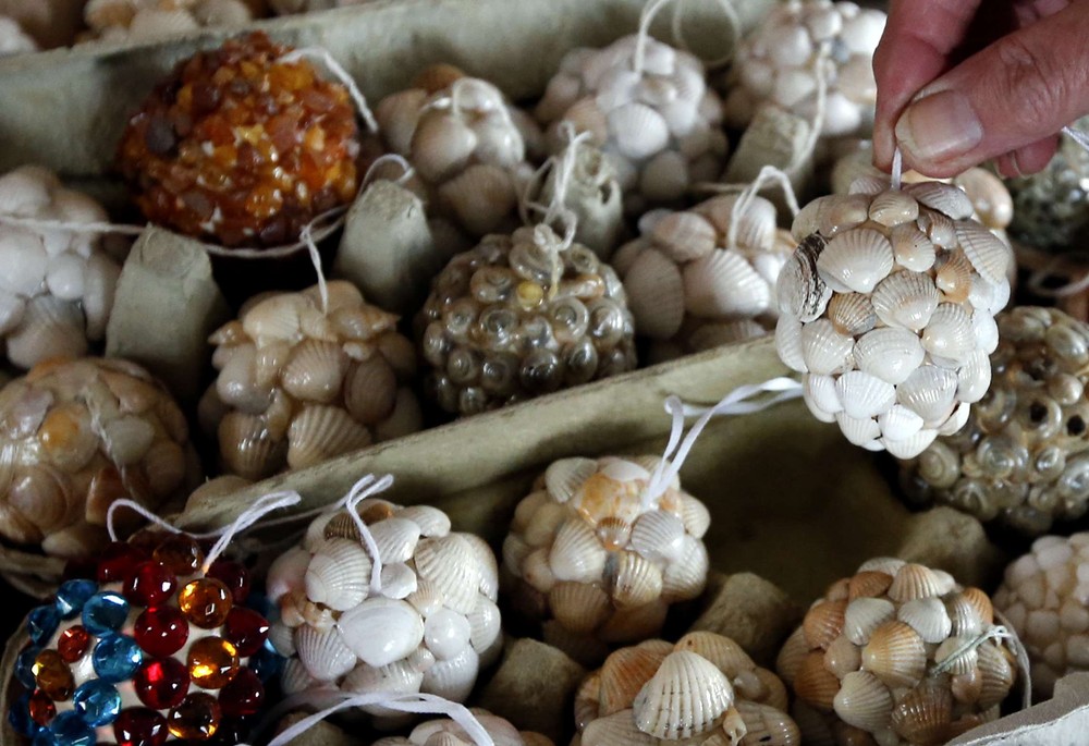 Немцы Криста и Фолькер Крафт - настоящие пасхальные фанатики Криста и Фолькер Крафт, пасхальные фанатики, коллекция пасхальных яиц, ручная роспись яиц, яйца с ракушками