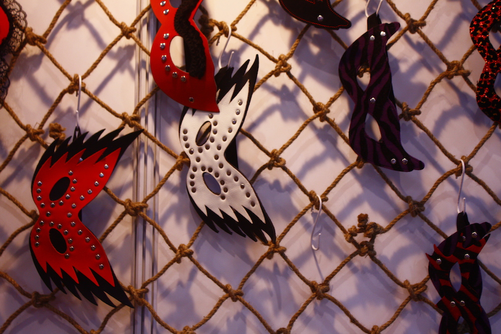 11-я международная выставка игрушек для взрослых в Шанхае. 18+ 11th China International Adult Toys & Reproductive Health Exhibition 2014, выставка игрушек для взрослых в Шанхае