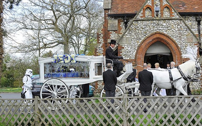 последнее желание умирающего мальчика, желание похороны Звездные войны, тематические похороны, рак мозга