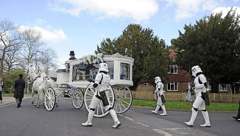 последнее желание умирающего мальчика, желание похороны Звездные войны, тематические похороны, рак мозга