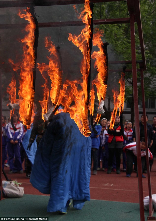 пожарная безопасность школьники китая, пожарная безопасность по китайски, уроки пожарной безопасности в школе