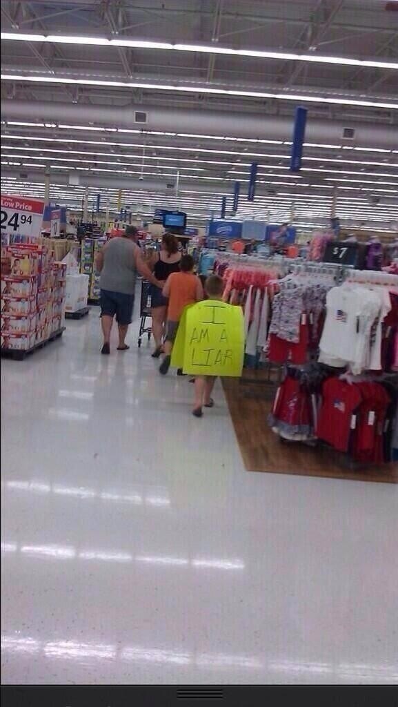 дети в магазине, смешные фото детей, дети с родителями в магазине