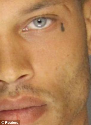 Арестованный голубоглазый преступник, свел с ума женскую половину интернета Арестованный красавчик, голубоглазый преступник, Джереми Микс, Jeremy Meeks, самый красивый преступник