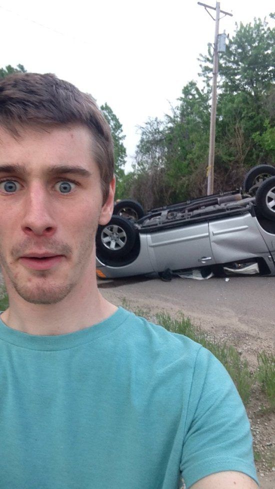 Сначала всё было нормально, а потом случилась эта хрень дерьмо случается, началась хрень, смешные неловкие ситуации, всё было нормально