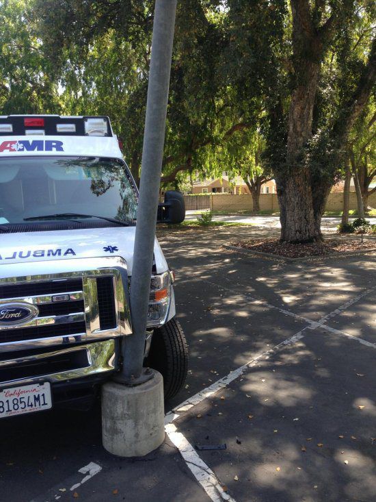 Сначала всё было нормально, а потом случилась эта хрень дерьмо случается, началась хрень, смешные неловкие ситуации, всё было нормально