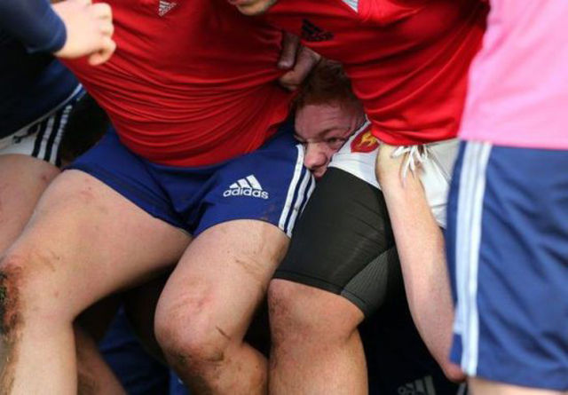 Сначала всё было нормально, а потом случилась эта хрень дерьмо случается, началась хрень, смешные неловкие ситуации, всё было нормально