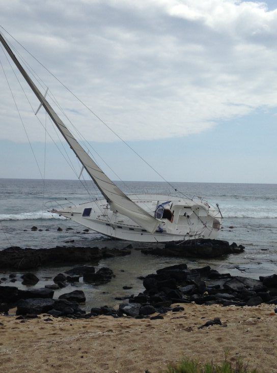 Сначала всё было нормально, а потом случилась эта хрень дерьмо случается, началась хрень, смешные неловкие ситуации, всё было нормально