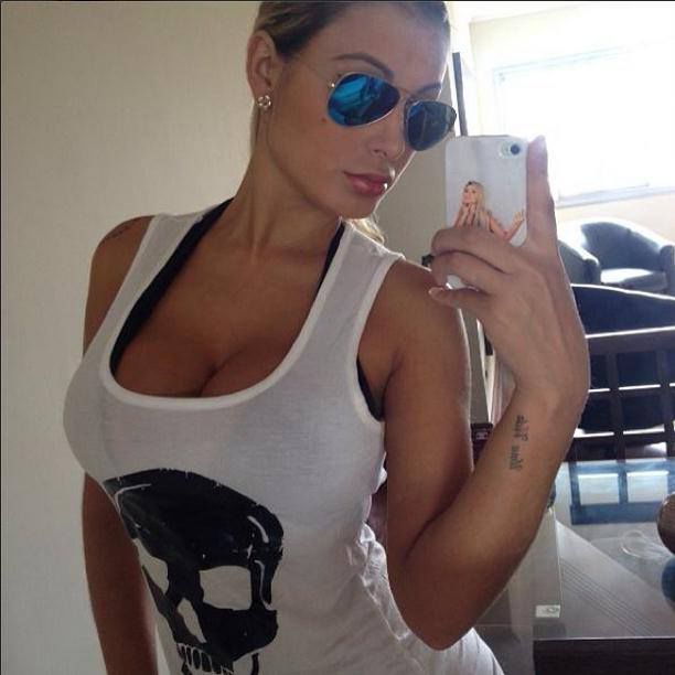 Выгнали с тренировки Португалии, Андресса Урак боди арт, Андрессу Урак , Andressa Urach, miss Bumbum, мисс Бумбум