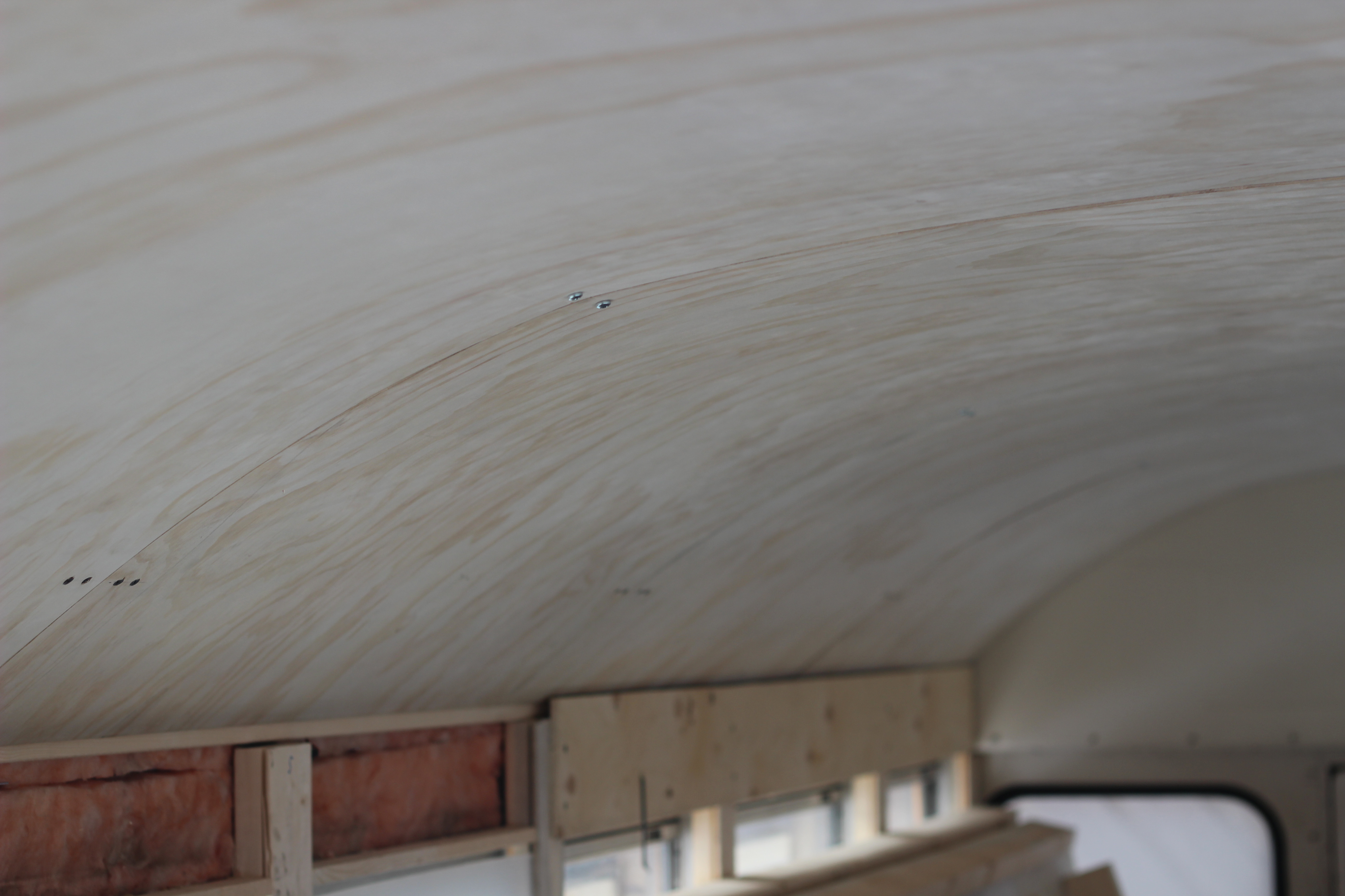 Друзья купили школьный автобус, и превратили его в дом на колесах из школьного автобуса дом на колесах, друзья переделали школьный автобус, австралийцы купили дом школьный автобус