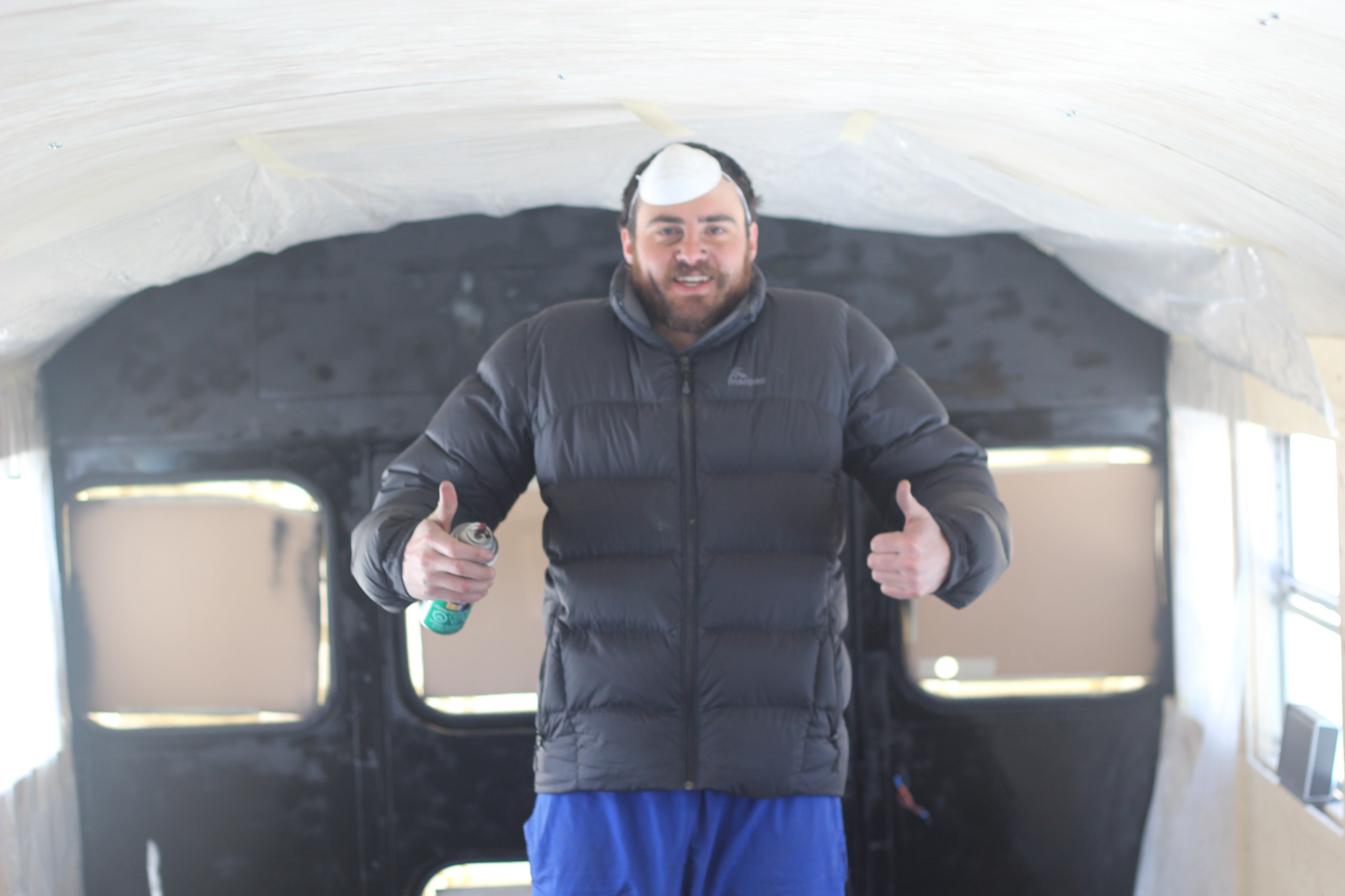 Друзья купили школьный автобус, и превратили его в дом на колесах из школьного автобуса дом на колесах, друзья переделали школьный автобус, австралийцы купили дом школьный автобус