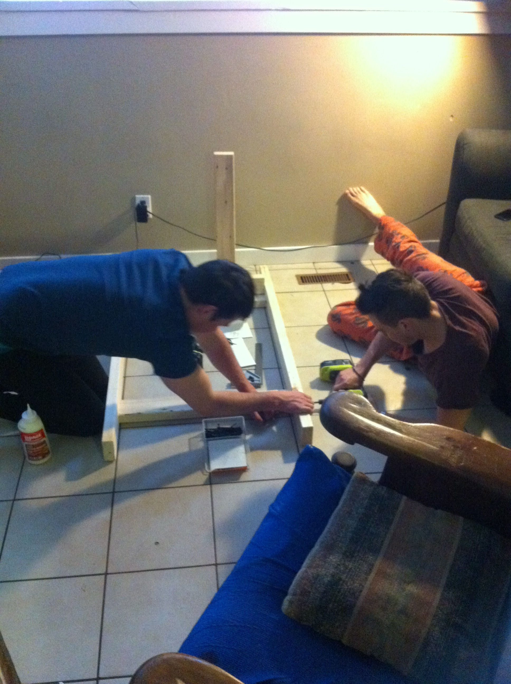 Друзья купили школьный автобус, и превратили его в дом на колесах из школьного автобуса дом на колесах, друзья переделали школьный автобус, австралийцы купили дом школьный автобус