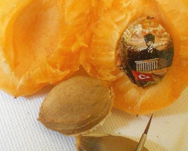 Миниатюрные рисунки на крошечных предметах от Хасана Кале микрокартины от Хасана Кале, миниатюрные шедевры, Хасан Кале Hasan Kale