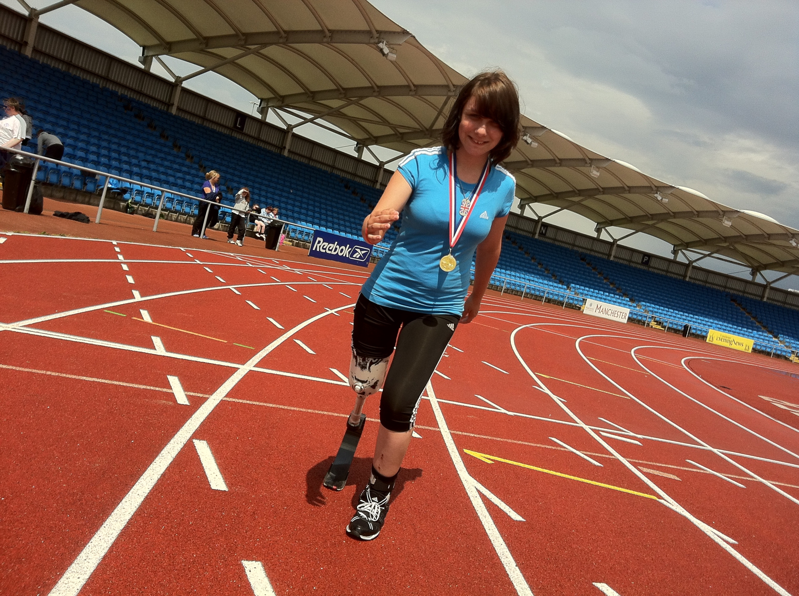 Школьница просит ампутировать ей ногу, Даниэль Брэдшоу, Danielle Bradshaw