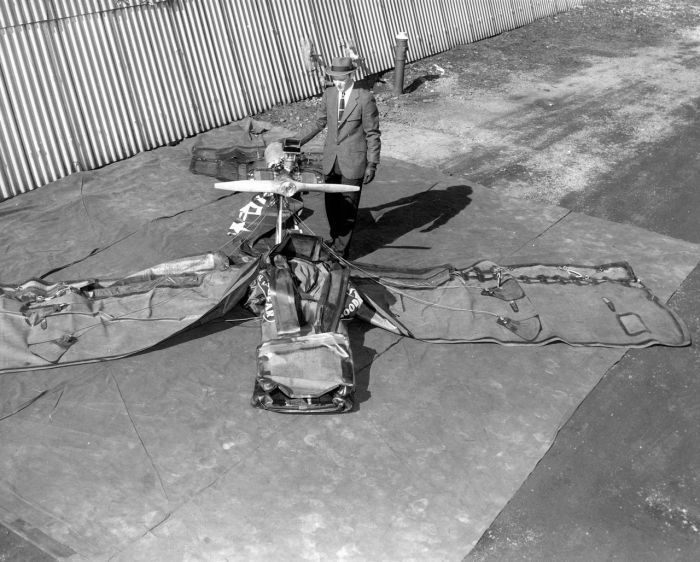 надувной самолет, резиновый самолет фирмы Goodyear, надувной резиновый самолет  Гудьир