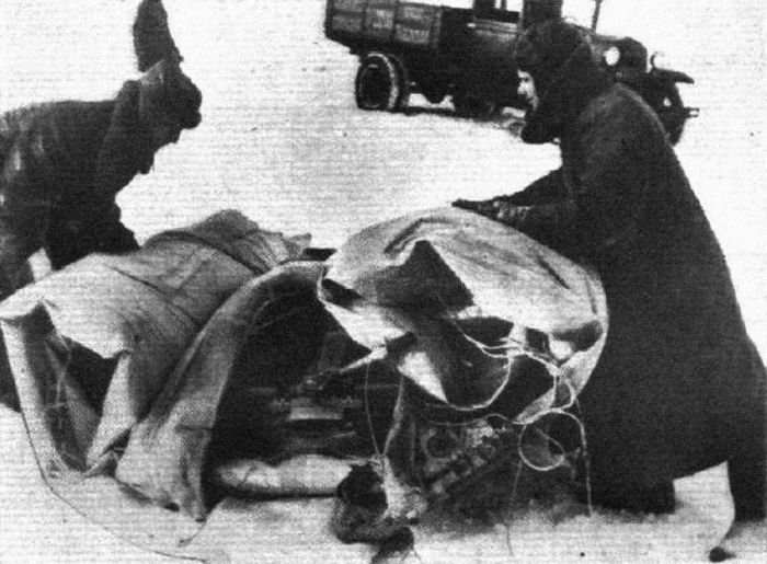 надувной самолет, резиновый самолет фирмы Goodyear, надувной резиновый самолет  Гудьир