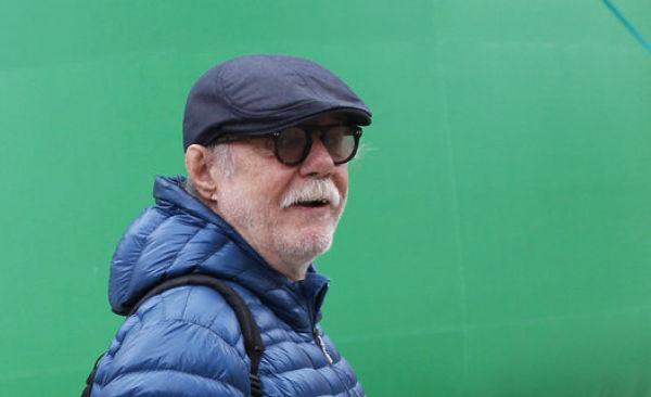 дерево скульптура в Париже, пошлая парижская скульптура, Пола Маккарти, Paul McCarthy