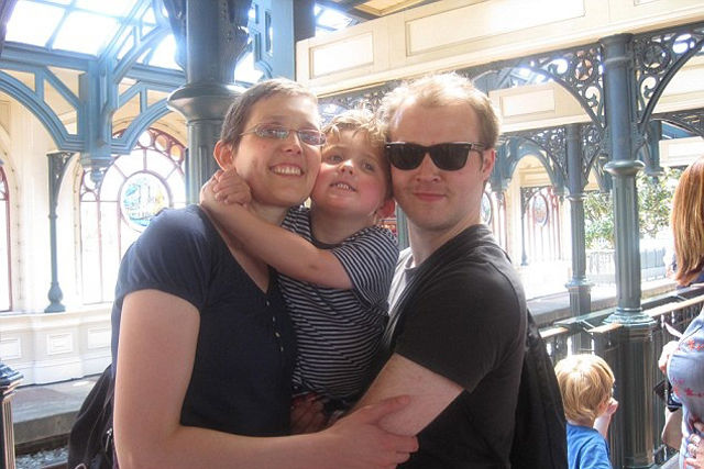 Больная раком мама сделала всё, чтобы её сын чувствовал мамину любовь, даже после её смерти Больная раком, Ровена, написала сыну ,открытки, любовь, после смерти, чувствовал