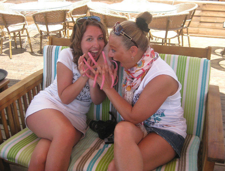 Девушки с просто невероятно длинными ногтями девушки с длинными ногтями фото, невероятно длинные ногти, длинный маникюр