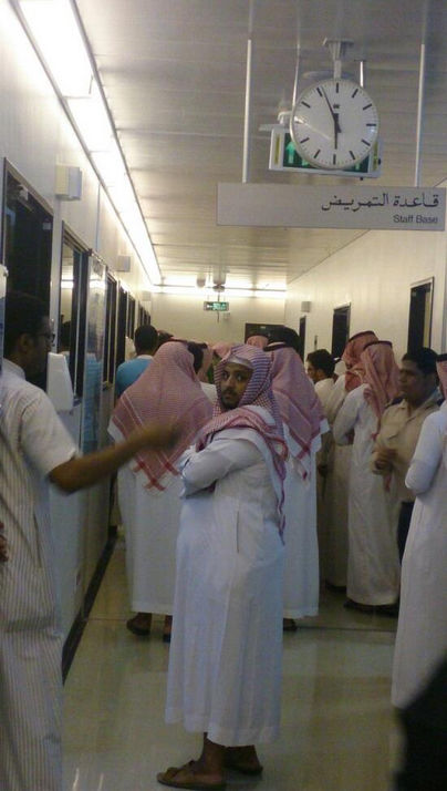 парень нашел поддержку через твиттер, twitter пришло много посетителей, больной написал в твиттер, пожаловался что никто не посещает