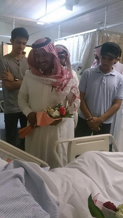 парень нашел поддержку через твиттер, twitter пришло много посетителей, больной написал в твиттер, пожаловался что никто не посещает