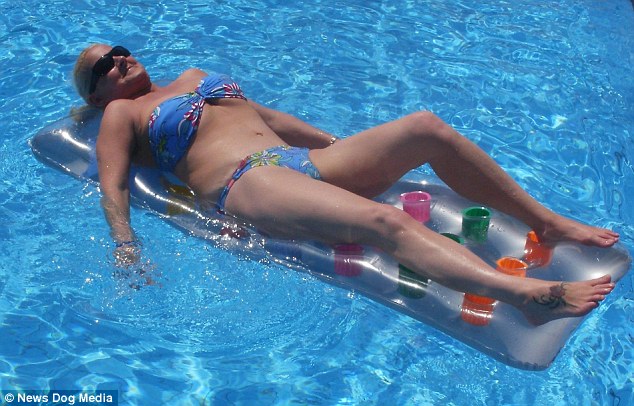 откровенная фотосессия после похудения, женщина похудела на 90 кг, весила 140 кг, Кристина Матис, Christina Matys