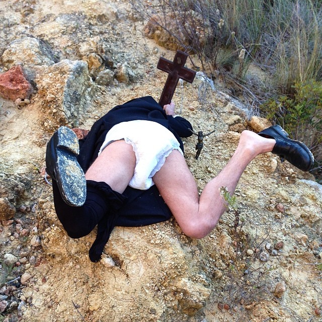 Юмор в падении, попой к верху, фотограф __remmidemmi, Сандро Джиордан, Sandro Giordoan