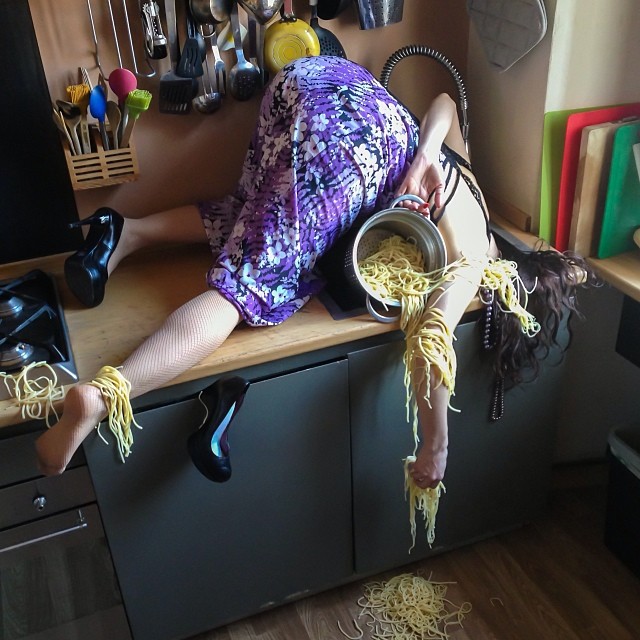 Юмор в падении, попой к верху, фотограф __remmidemmi, Сандро Джиордан, Sandro Giordoan