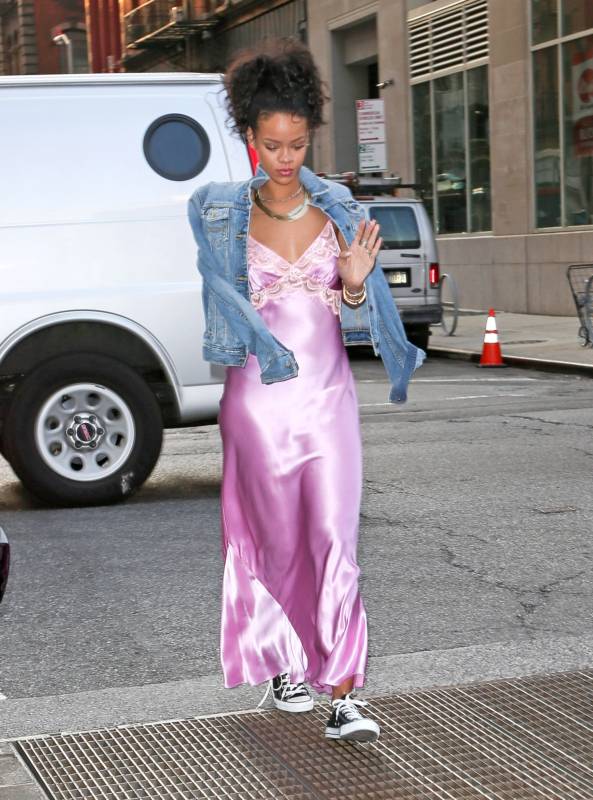 Самые нелепые наряды голливудских знаменитостей за последнее время нелепые наряды звёзд, самые дурацкие наряды голливудских звёзд