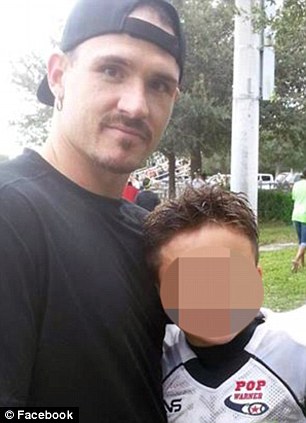 Лицо пeдoфилa, после того как его чуть не избил до смерти разъяренный отец ребенка Рэймонд Флорандер, Raymond Frolander, Джейсона Браунинга, Jason Browning