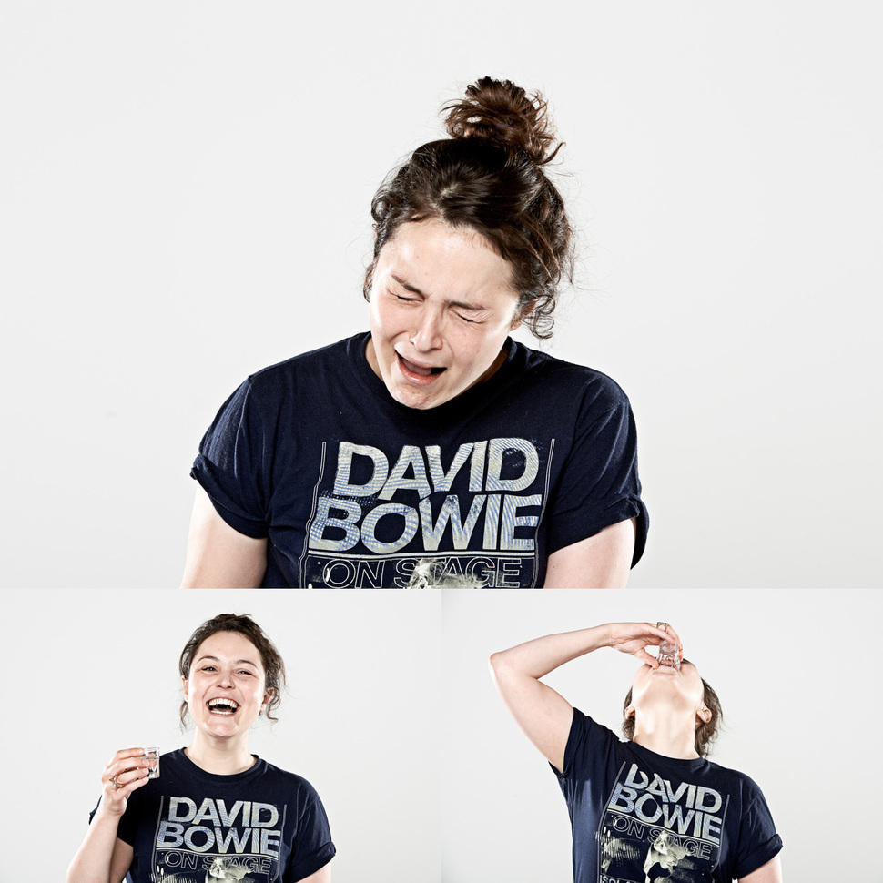 Фотограф снимает смешные сморщенные лица людей, после выпитого ими крепкого алкоголя Тим Чарльз, Tim Charles, лица людей после выпитого алкоголя, смешные лица после крепкого алкоголя