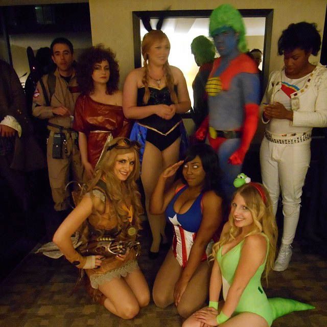 Потрясающие девушки с супергеройского события года Wondercon 2014 девушки Wondercon 2014, красотки с Wondercon 2014, сексуальные девушки с Wondercon 2014